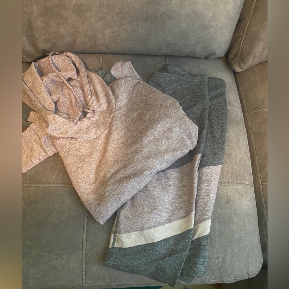 Serene Tangerine matching activewear - Size Small